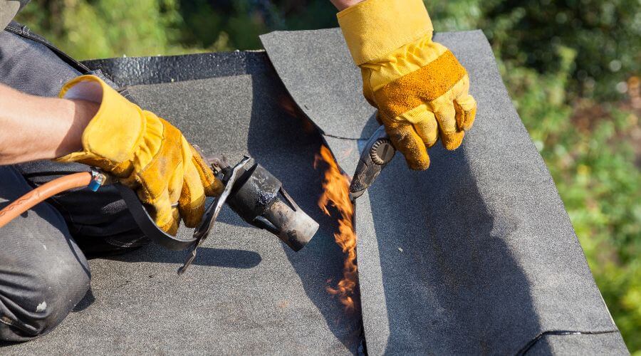 Professional gutter cleaning in Lexington, TN
